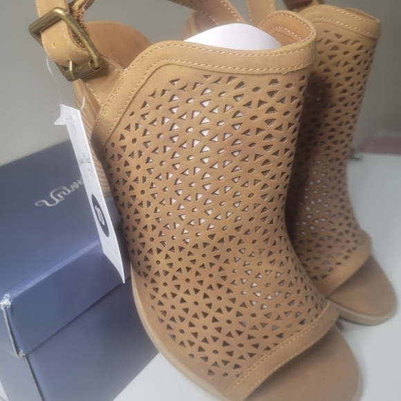 New in box Heeled Sling Back Cut Out women Boots size 10 - Picture 9 of 14